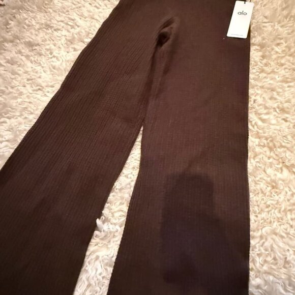 Alo Yoga Cashmere High-Waist Plush Waffle Pant - Picture 3 of 3